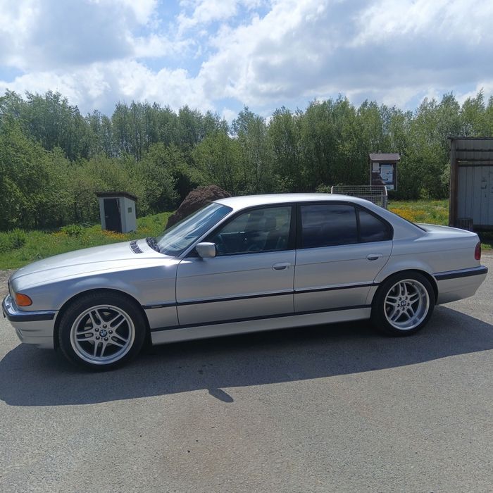 BMW series 7 e38
