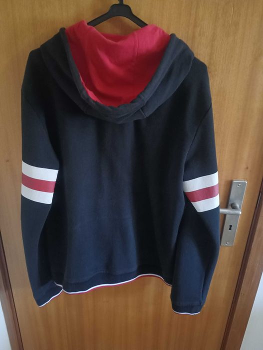 Casaco Preto com Riscas SMK