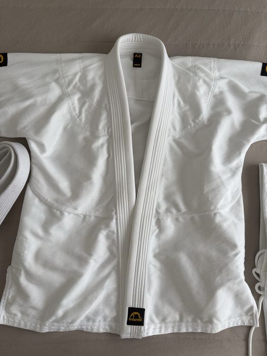 Kimono BJJ Manto branco tamanho A2 + cinto — como novo