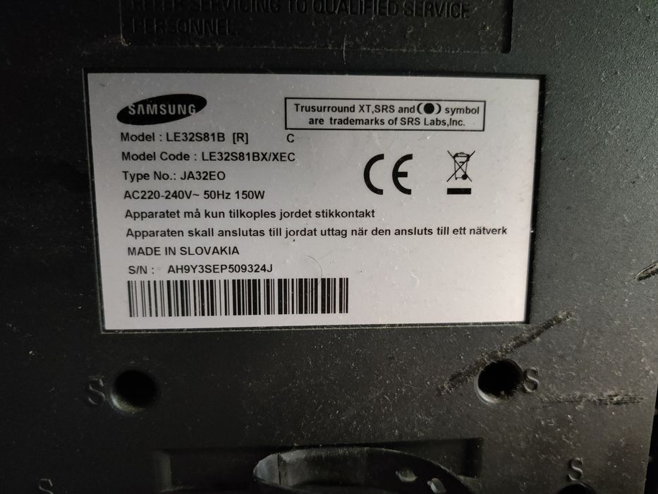 Samsung 32” LCD TV com suporte de parede – Excelente estado