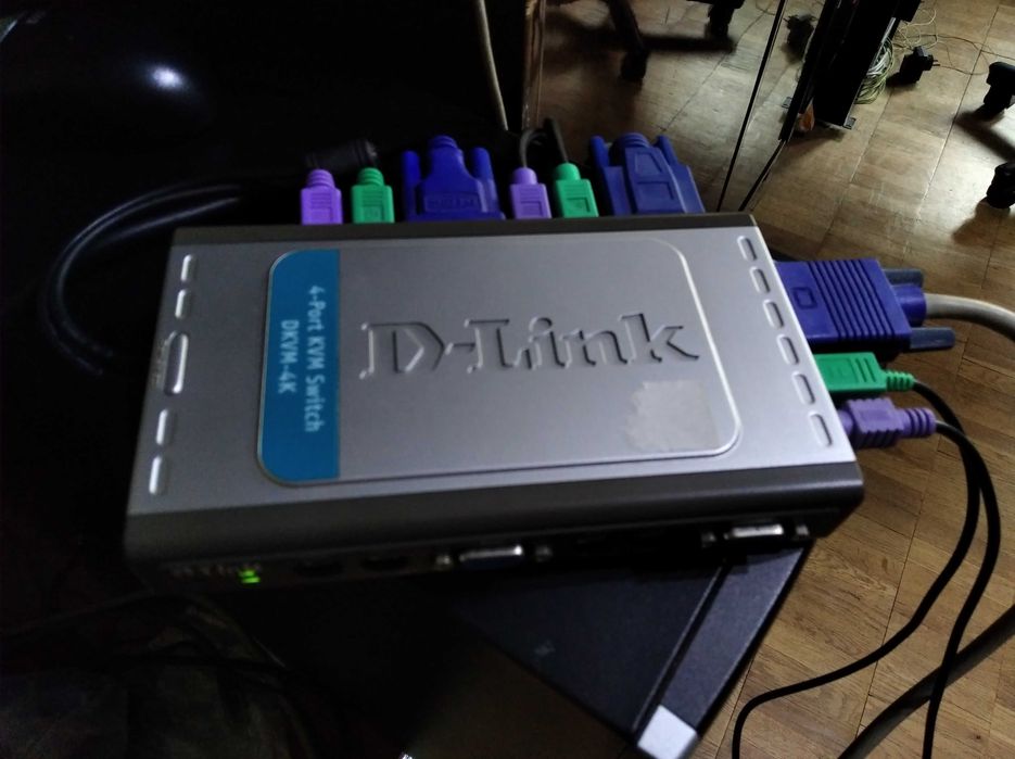 Розгалужувач портів DKVM-4K