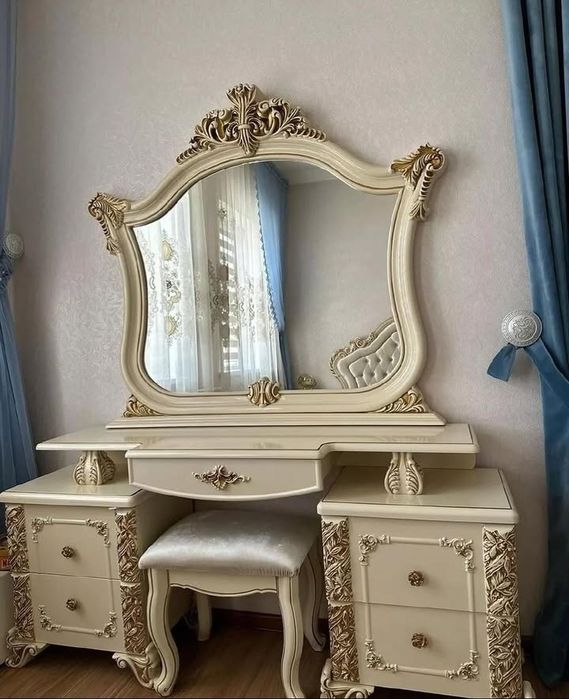 Продам спальный гарнитур