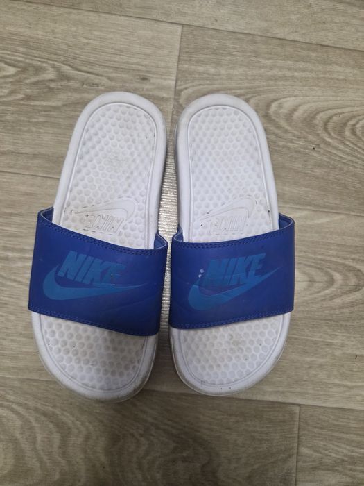 Шльопаці Nike p.36