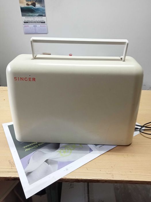 Máquina de costura Singer