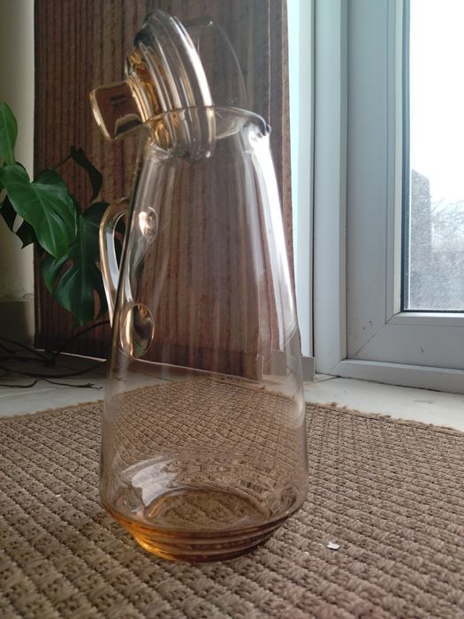 Кувшин стеклянный