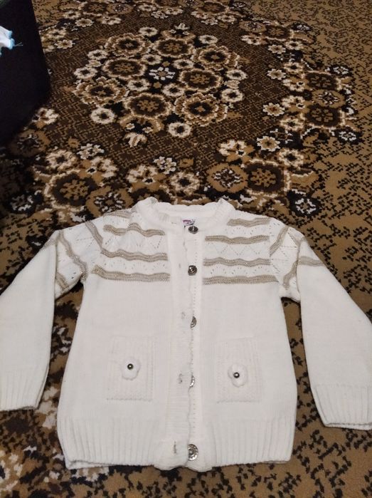 Продам кофтинку на дівчинку