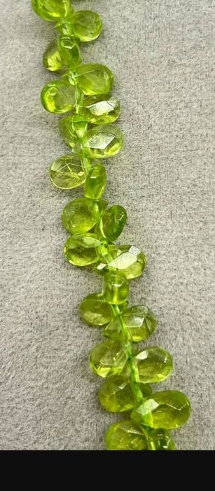 Подарункові шийні прикраси