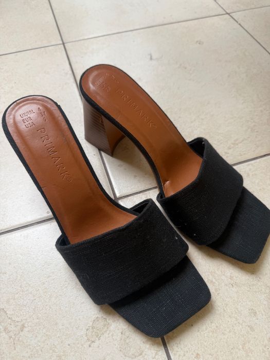Klapki na obcasie Primark