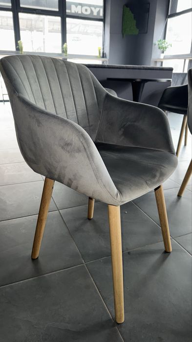 Стулья та дивани