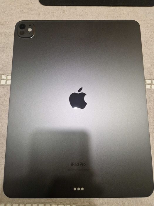 iPad Pro M4 13” 256GB + Apple Pencil Pro + Capa Spigen