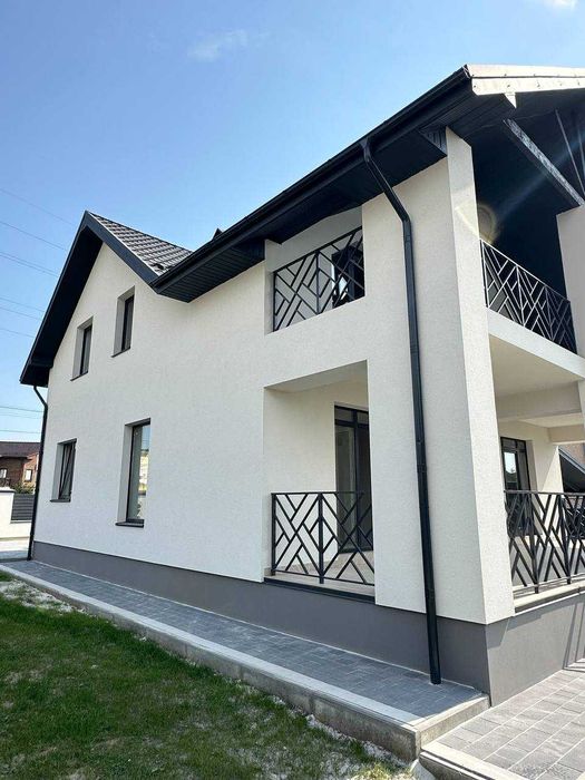 Продається окремий будинок в Крихівцях!