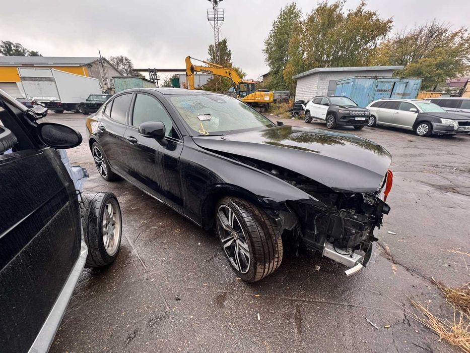 Крило переднє праве volvo s60 вольво шпрот разборка с60 2019 +
