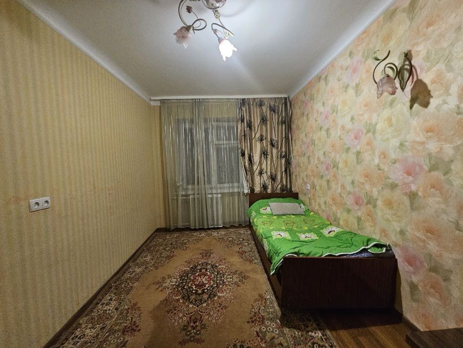 Беремо на місяць Оренда трьохкімнатної квартири по Довженко