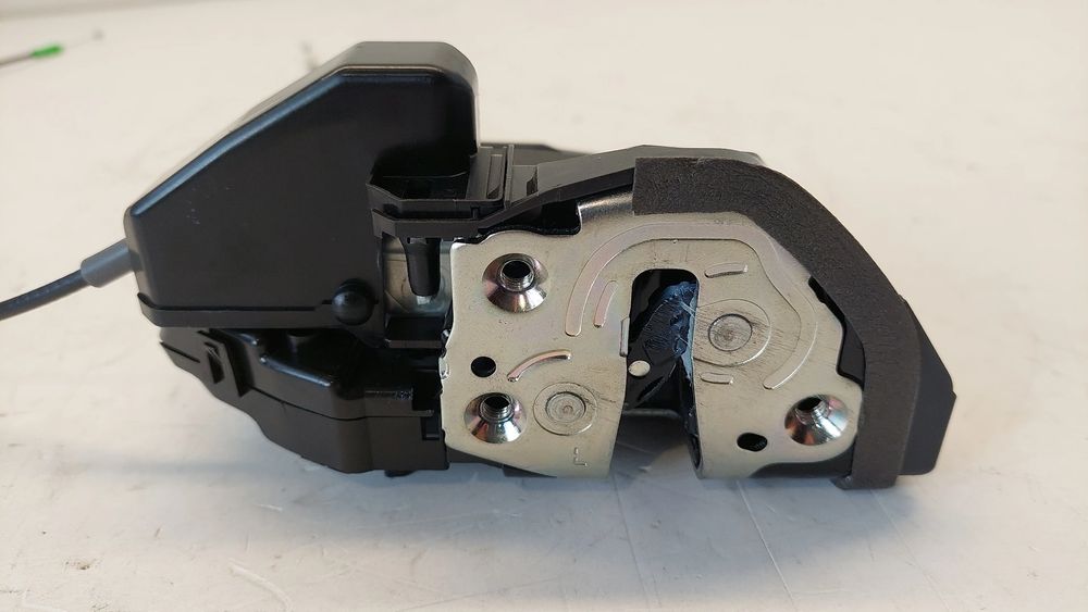 Fechadura / fecho porta trás esquerdo TOYOTA C-HR (_X2_, _H2_)