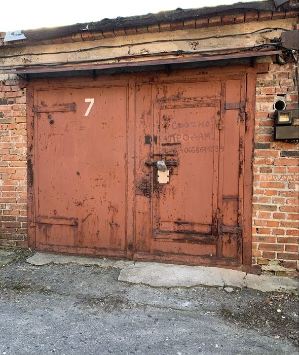 Продам цегляний гараж у ГК “Восход” з сухим теплим погребом — 18 м²