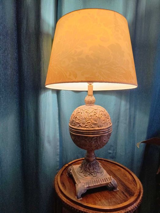 duża lampa stołowa stylowa