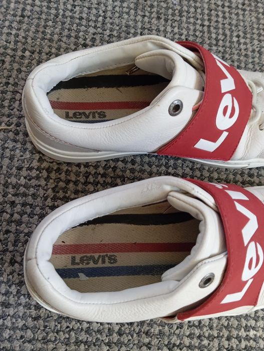 Buty damskie sneakersy marki Levi's  Batwing Sneaker. R. 37