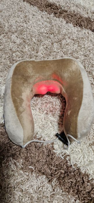 U-подібна масажна подушка для шиї