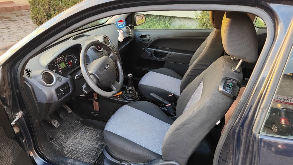 Ford Fiesta 1.3 benzyna // klima //