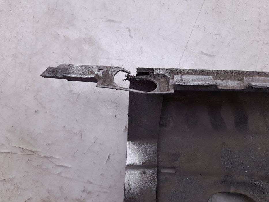 Embaladeira esquerda AUDI A4 (8EC, B7)