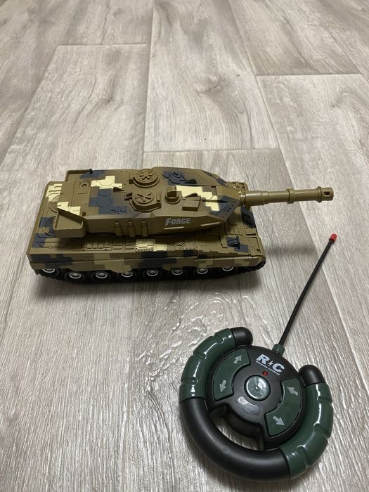 Танк на радіокеруванні