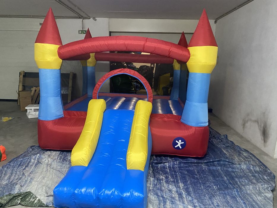 Insuflavel castelo em nylon