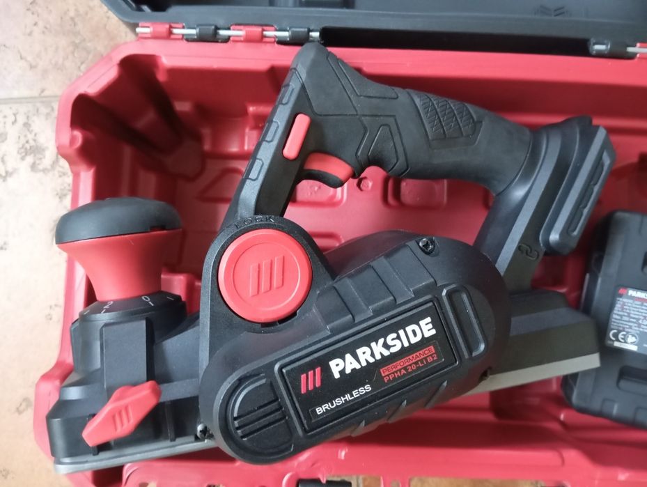 Plaina Parkside Performance 20V ,com bateria e carregador428676957844295684