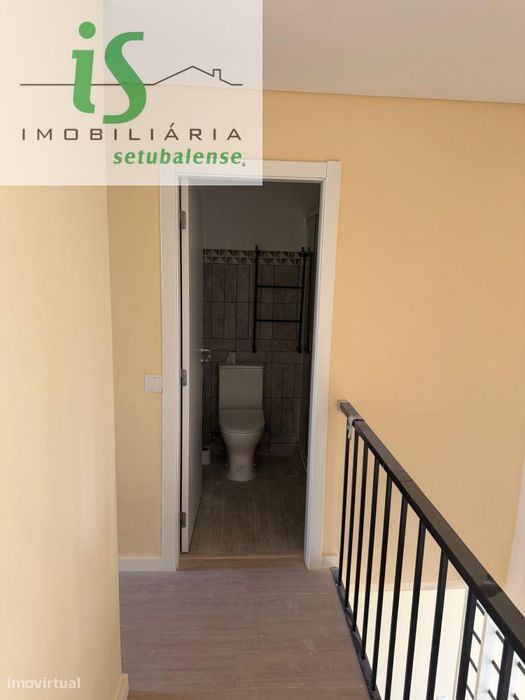 Moradia T4 Transformada Em T3 | Totalmente Remodelada | Casal De Figue