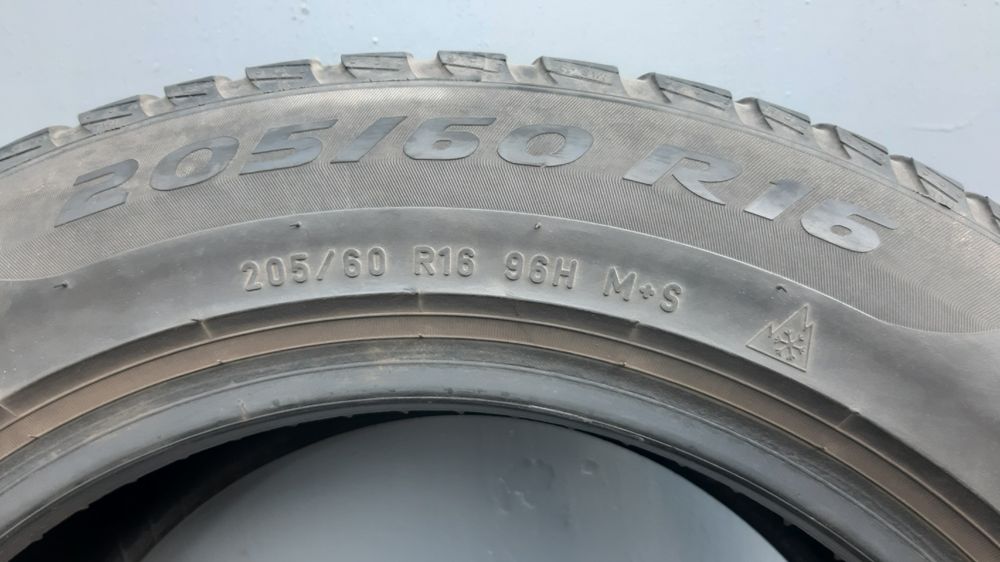 Зимние шины Pirelli 205 60 r16