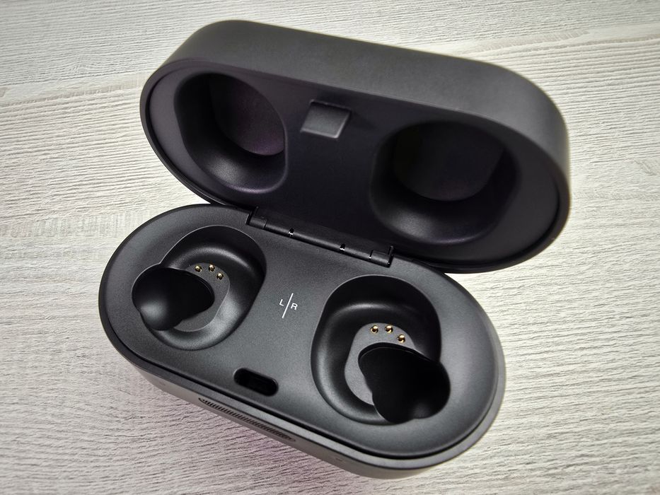 Бездротові вологостійкі навушники Audio-Technica (ATH-SPORT7TW) Gray