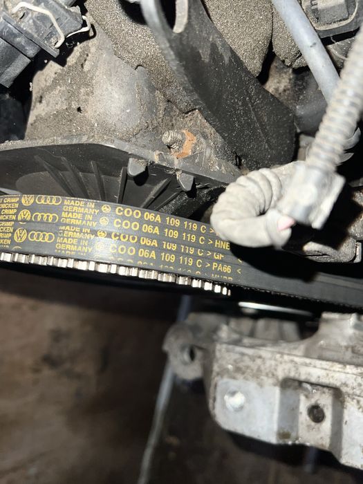 Двигун мотор 1.6 AKL для шкода тур Skoda фольцваген гольф 4