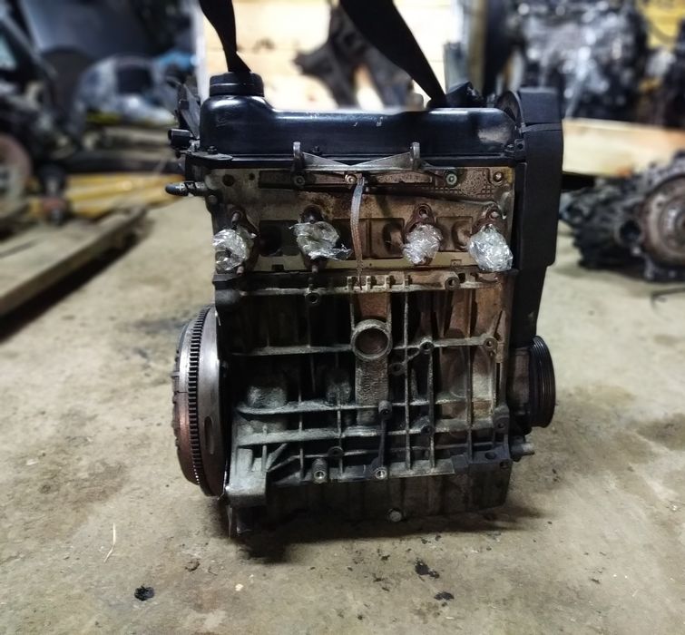 Двигун мотор двигатель AKL 1.6 mpi Octavia Golf Bora Leon