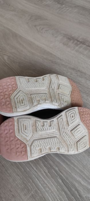 Buty sportowe dziewczęce r.32