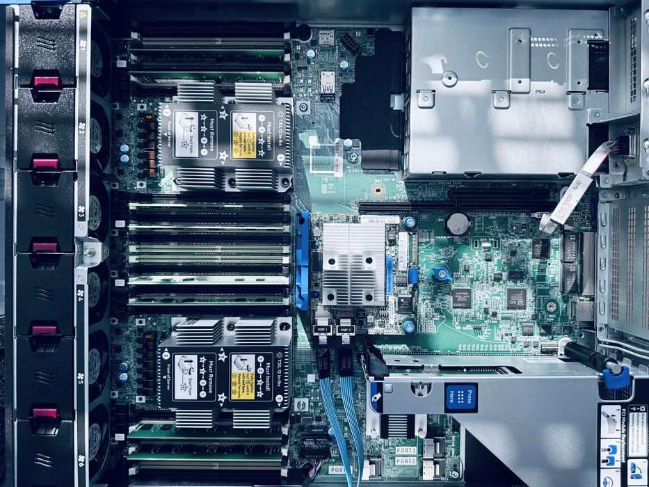 Сервер HP Proliant DL380 GEN10 SFF 2 x Xeon Gold 6134 3,2Ghz