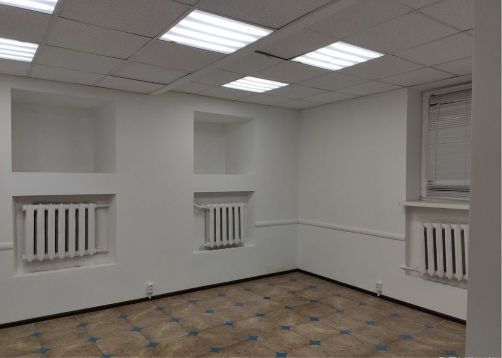 Здається окремий кабінет в Центрі міста