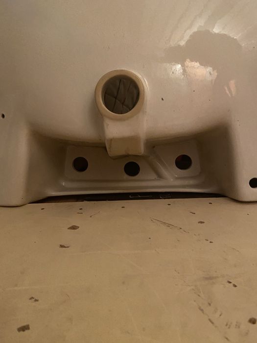 lavatório  grande de casa banho cor branco