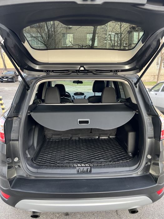 Продам автомобіль Ford Escape 2017року
