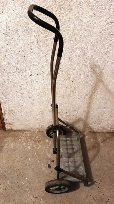 Trolley / carrinho de compras / Transporte de objetos pesados,