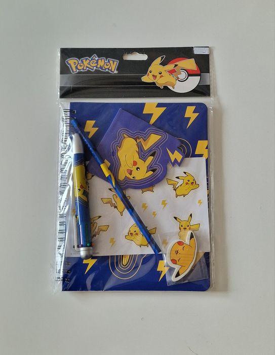 Lote de material escolar variado.  Novo