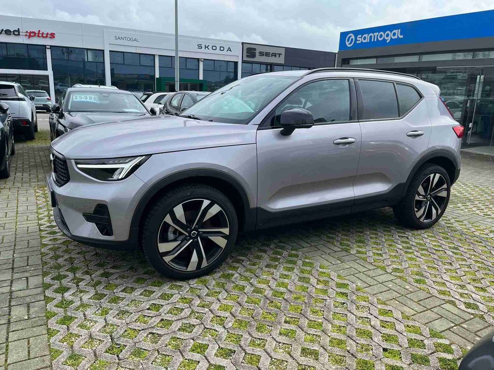 Volvo XC 40 2.0 B3 Plus Dark
