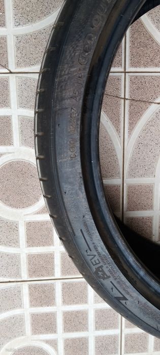 Pneus 255/35/21 Hankook semi novos