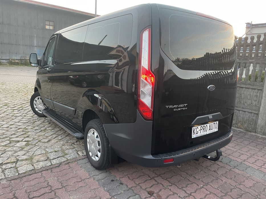 Wypożyczalnia, wynajem busa 8/9 osobowego Ford Transit Custom