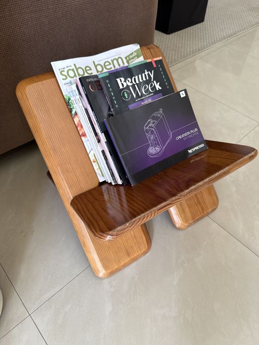 Porta revistas cerne