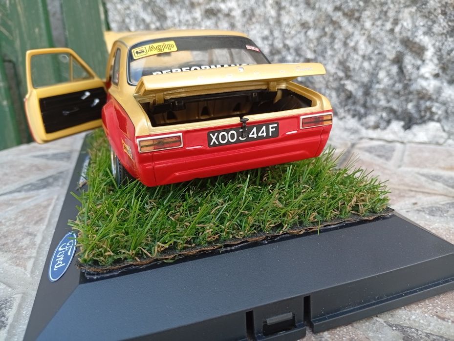 Miniatura 1/18 Ford Escort MK 1