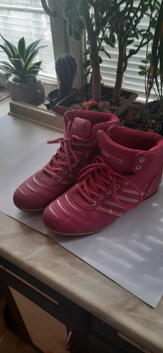 Демисезонные Кроссовки женские 39р,24.5см.