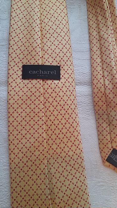 Галстук  " Cacharel " оригинальный, яркий, красивый