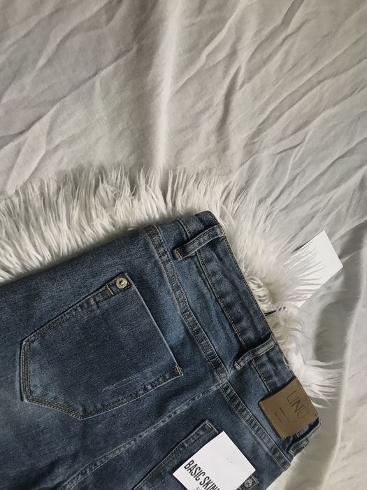 Promoção: Calças de ganga / Jeans Skinny / Slim Fit de ótima qualidade