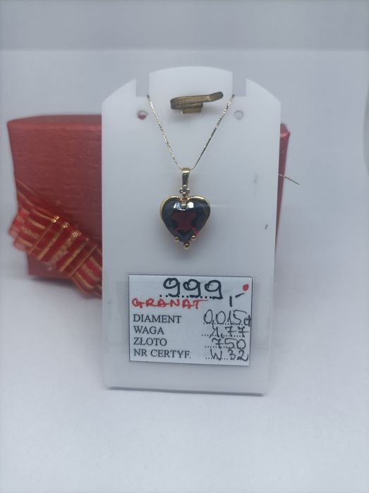 Złoty wisiorek z granatem i diamentami, złoto 750