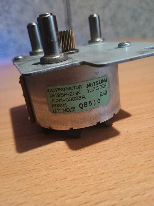 Кроковий двигун принтера  (мотор) головного редуктора M49SP-2NK