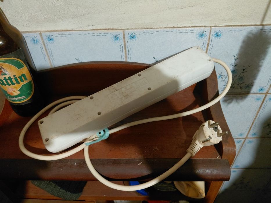 Extensão antiga em bom estado a funcionar 5€